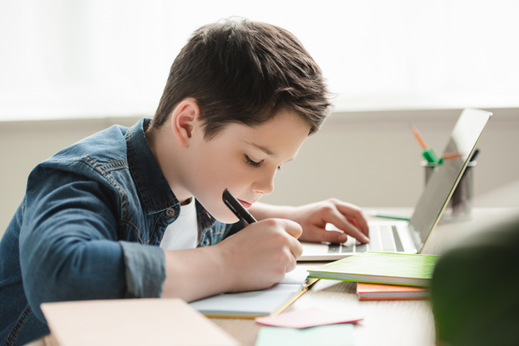 Orange Distribuir M S De Tablets Entre Estudiantes Madrile Os