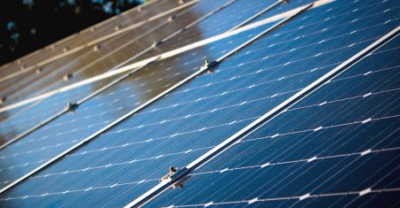 eficiencia energética paneles solares vivienda consumo cero emisiones