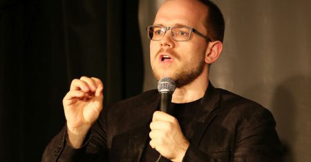 Evgeny Morozov define el término feudalismo tecnológico