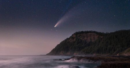 qué son los cometas que brillan en el firmamento