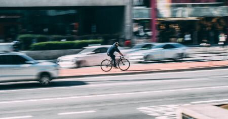 montar en bicicleta