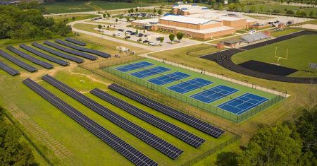 Los colegios públicos de Estados Unidos están instalando paneles solares.